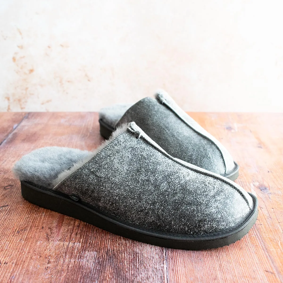 Machar Sheepskin Slippers - Grey Distressed Leather