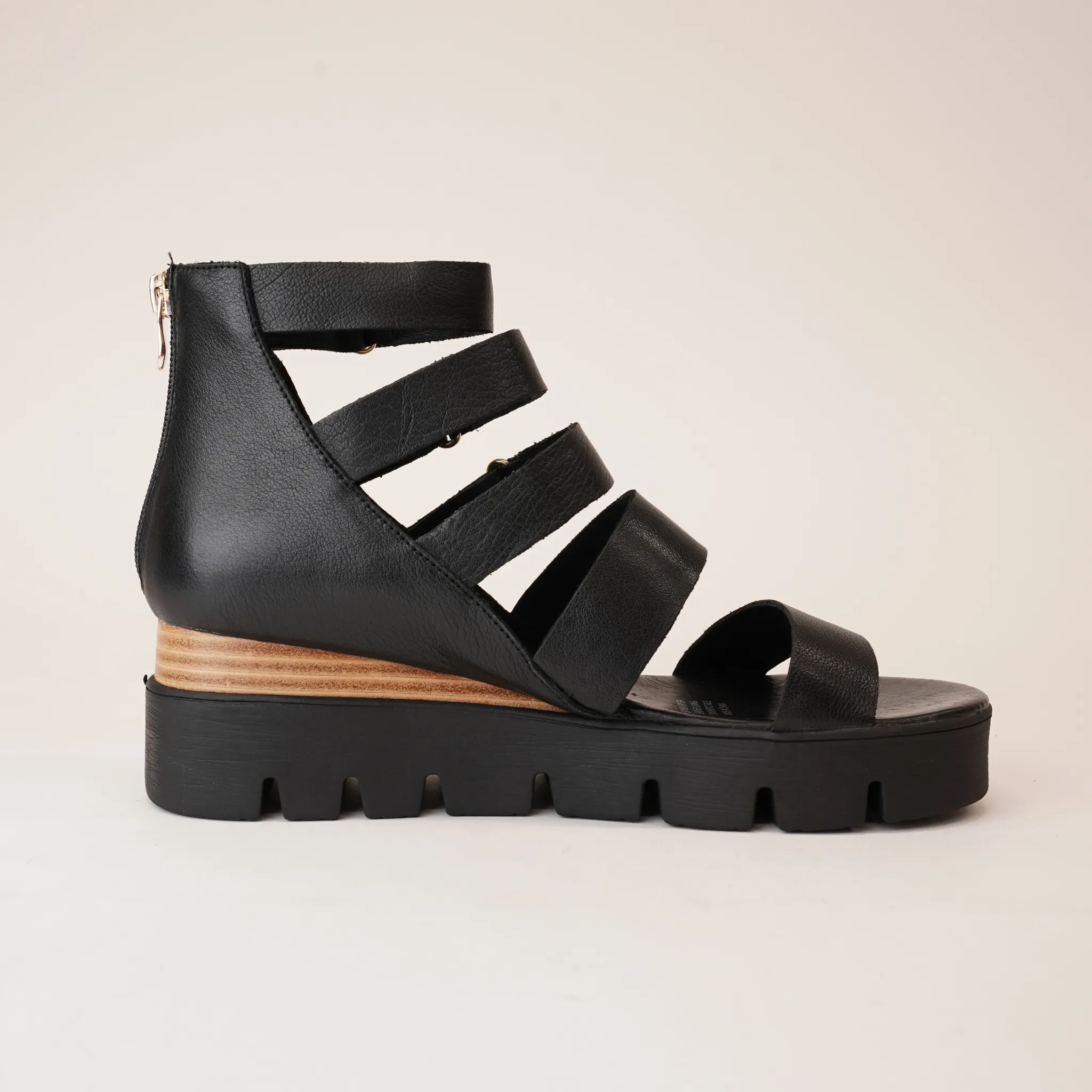 Raafe Black / Natural Leather Sandals